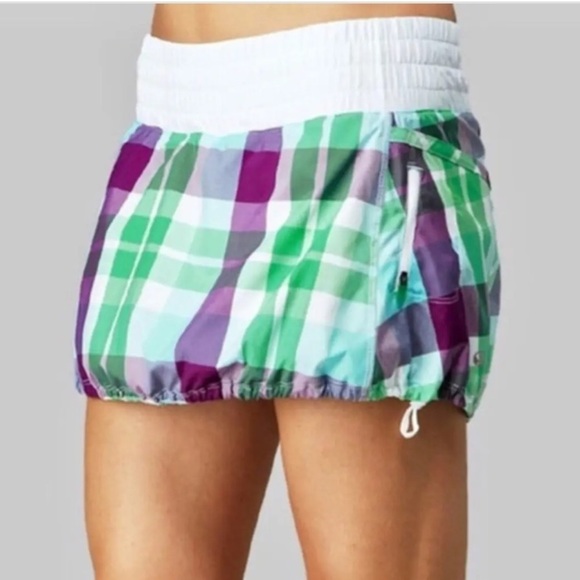 Lululemon Foxy Plaid Tracker Skort Short Green Purple RARE HTF Size 8 Activewear - Picture 2 of 16